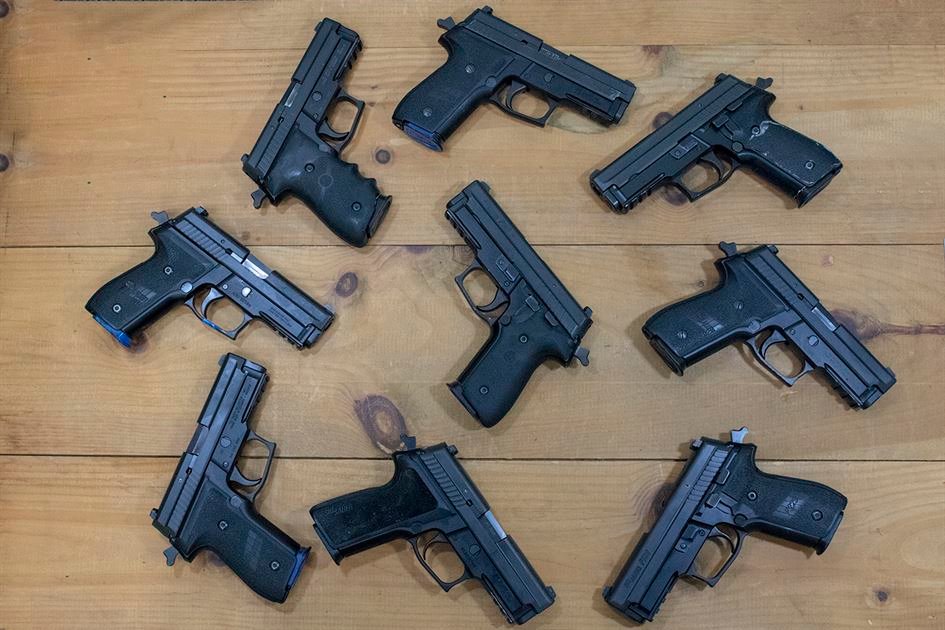 Sig Sauer P229R 40 S&W Police Trade Pistols with Delaware Police Emblem (Good Condition) 1 Sig Sauer P229R 40 S&W Police Trade Pistols with Delaware Police Emblem (Good Condition)