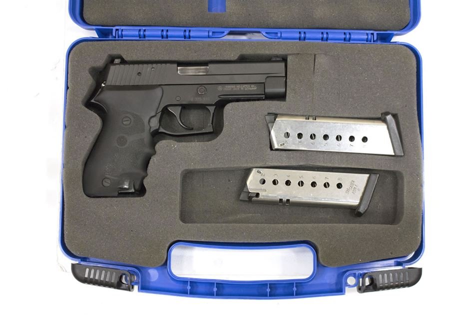 Sig Sauer P220R 45 ACP DAK Police Trade-in Pistols with Rail (Good Condition) 1 Sig Sauer P220R 45 ACP DAK Police Trade-in Pistols with Rail (Good Condition)